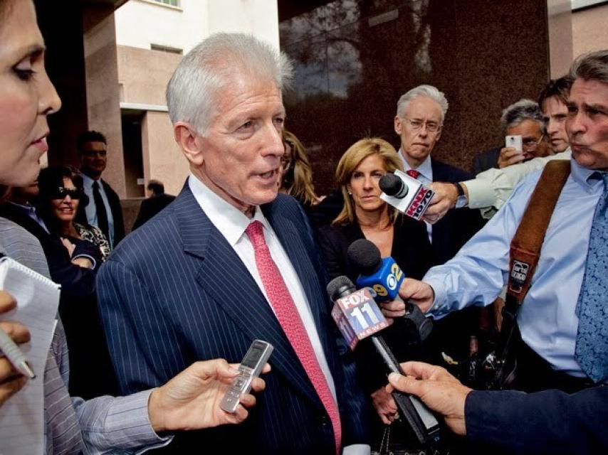 El prestigioso abogado matrimonialista Dennis Wasser, padre y jefe de Laura.