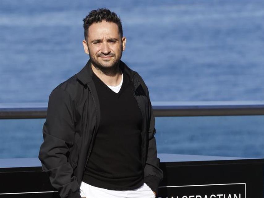 Juan Antonio Bayona posa en San Sebastián.