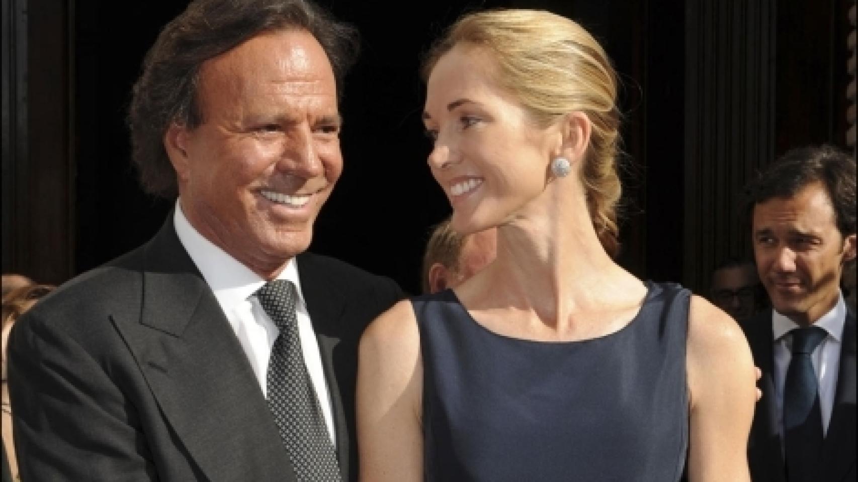 El cantante con su esposa, Miranda.