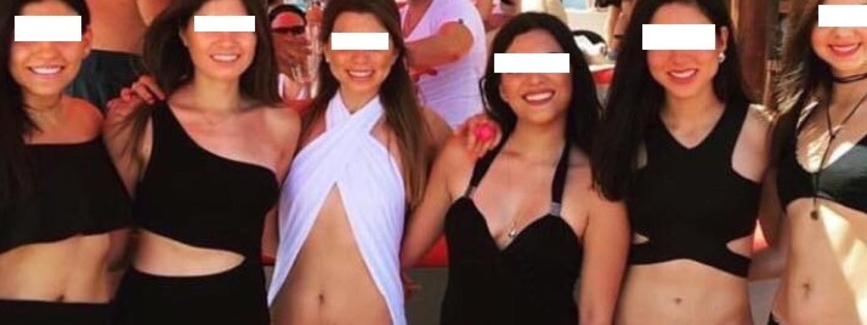 Grupo de amigas en la despedida.