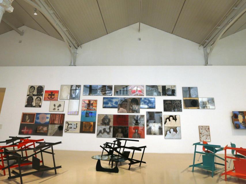 Obra de Txomin Badiola en el Palacio del Retiro.