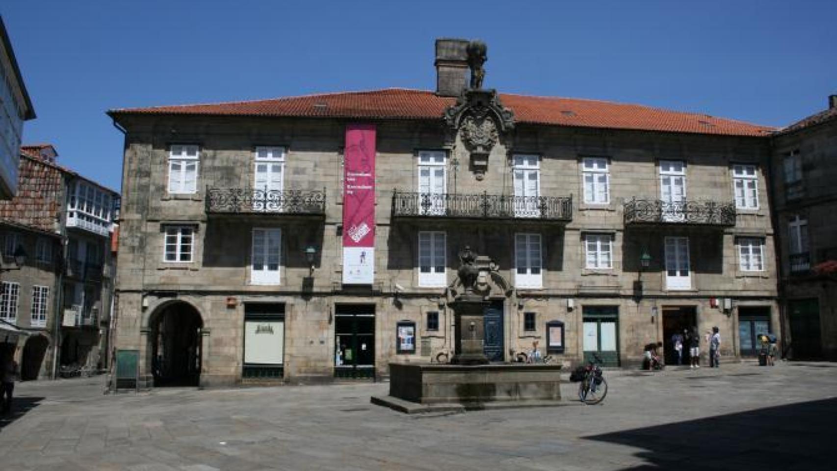 La Praza do Toural es una de las plazas más famosas de Santiago.