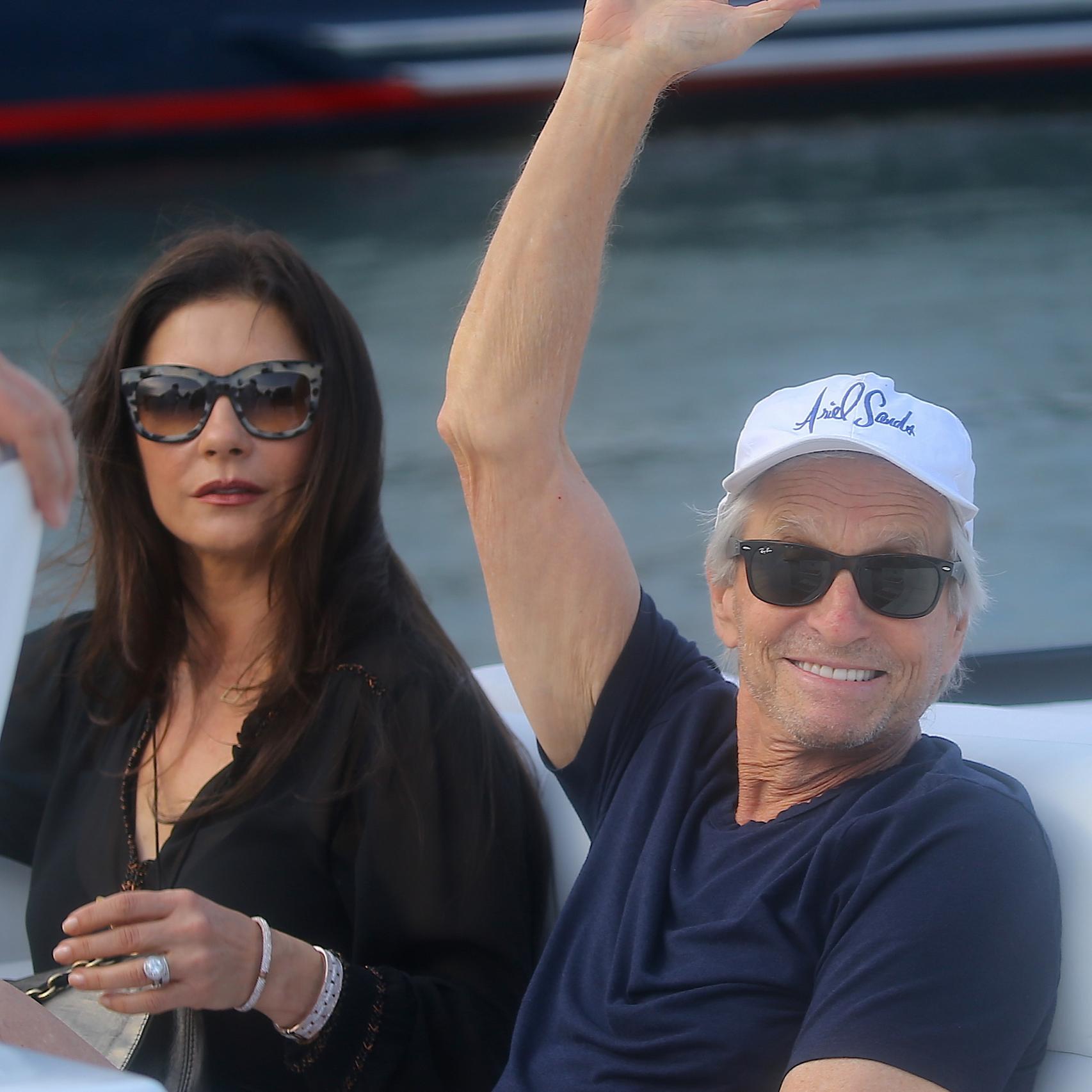 Michael Douglas y Catherine Zeta Jones, durante unas vacaciones.