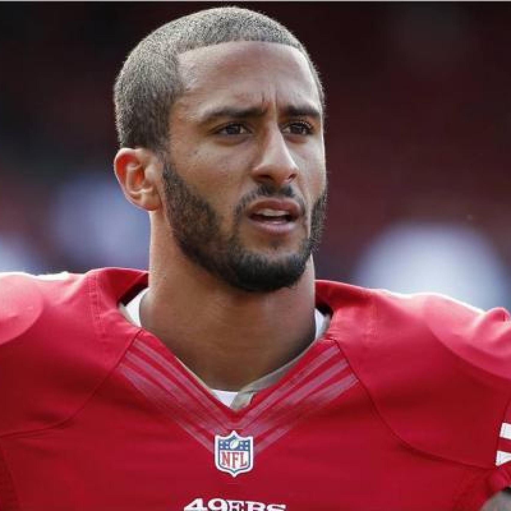El futbolista Colin Kaepernick
