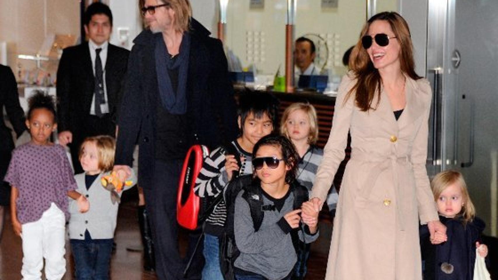 la familia al completo