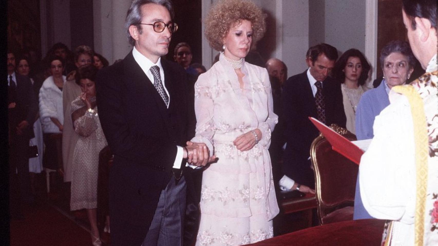 Boda de Jesús Aguirre y Cayetana en la capilla del Palacio de Liria en marzo de 1978