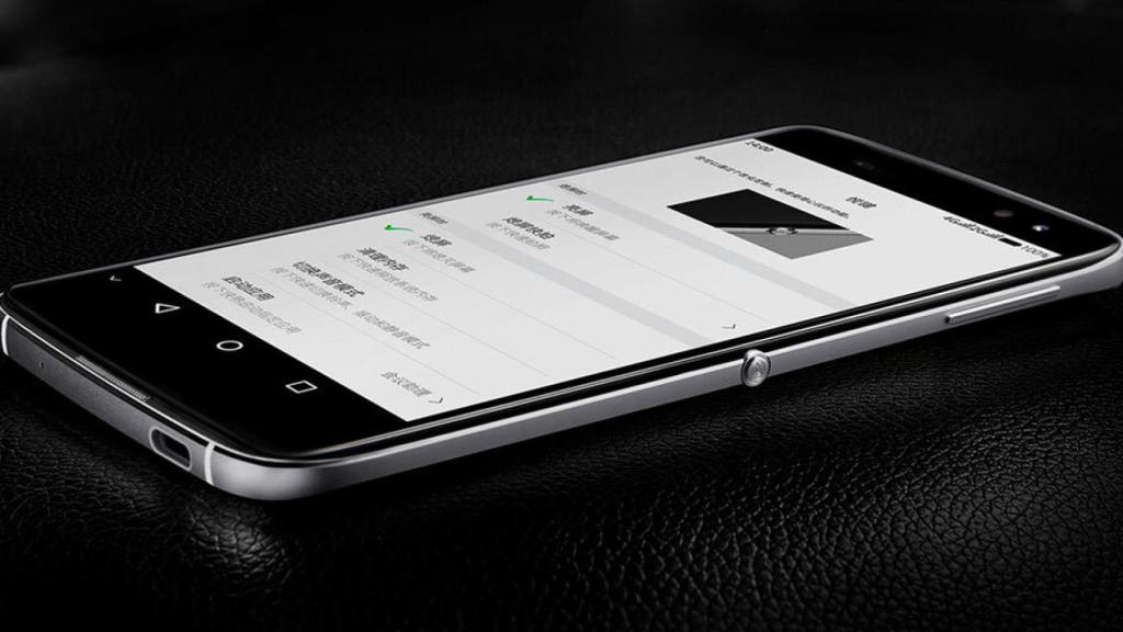 TCL presenta los futuros gama alta para Alcatel y Blackberry
