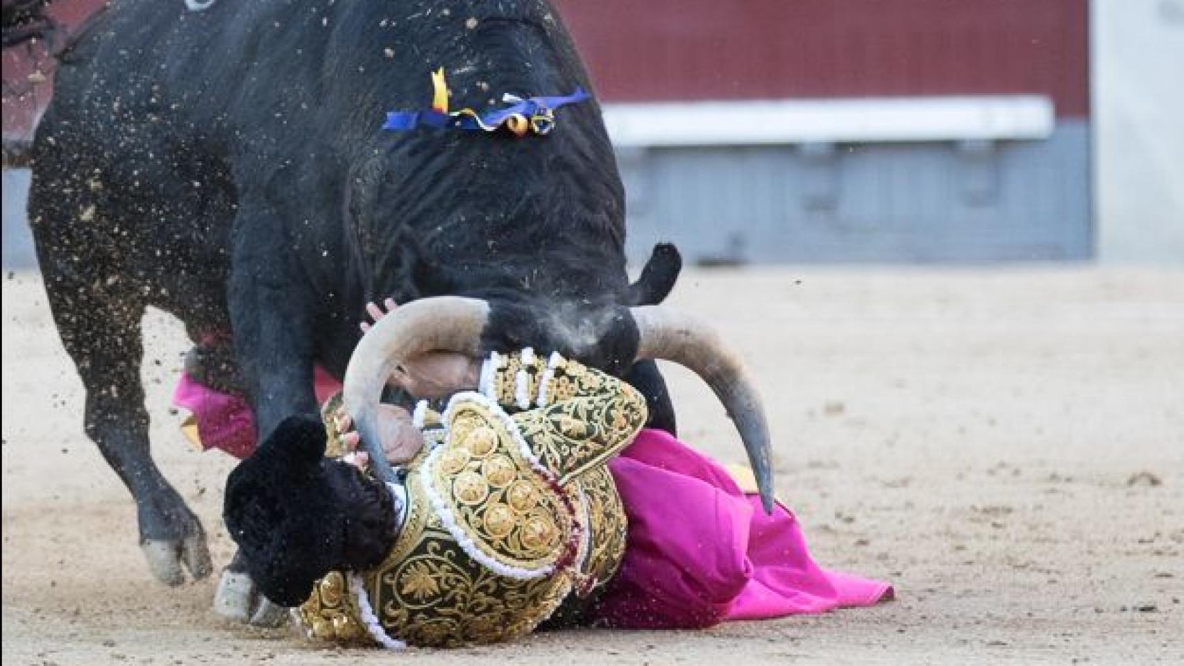Pablo Aguado fue arrollado por el quinto.