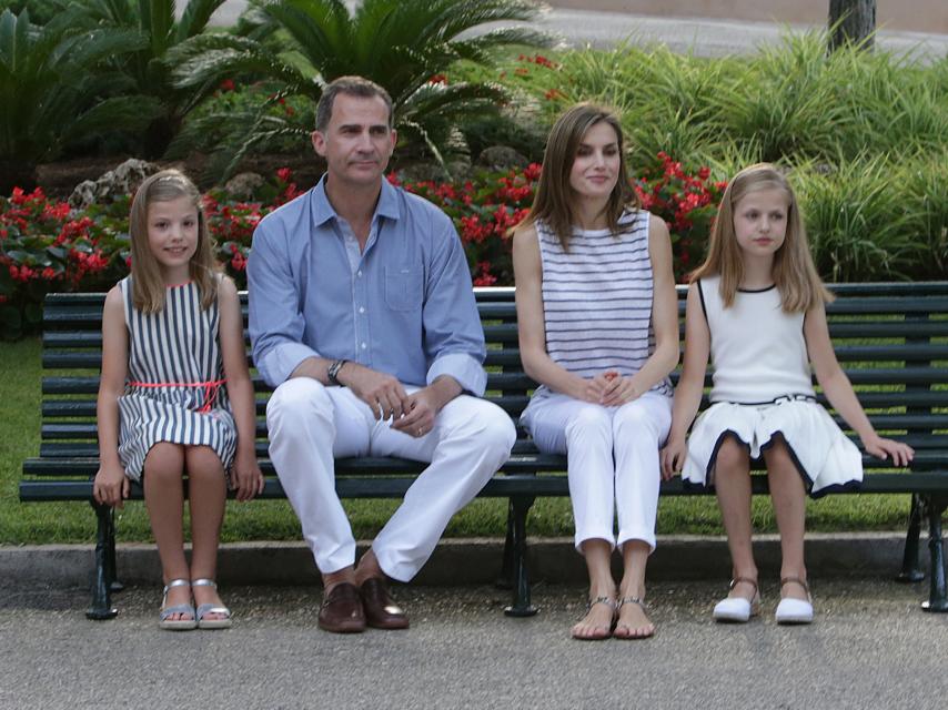 La Familia Real durante su posado estival en Marivent.
