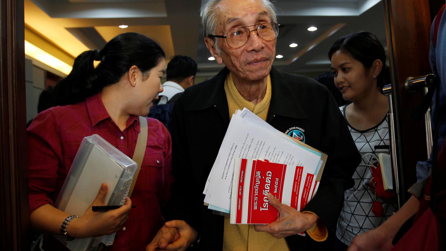 Prasert Thongcharoen, a la salida de la conferencia de prensa.