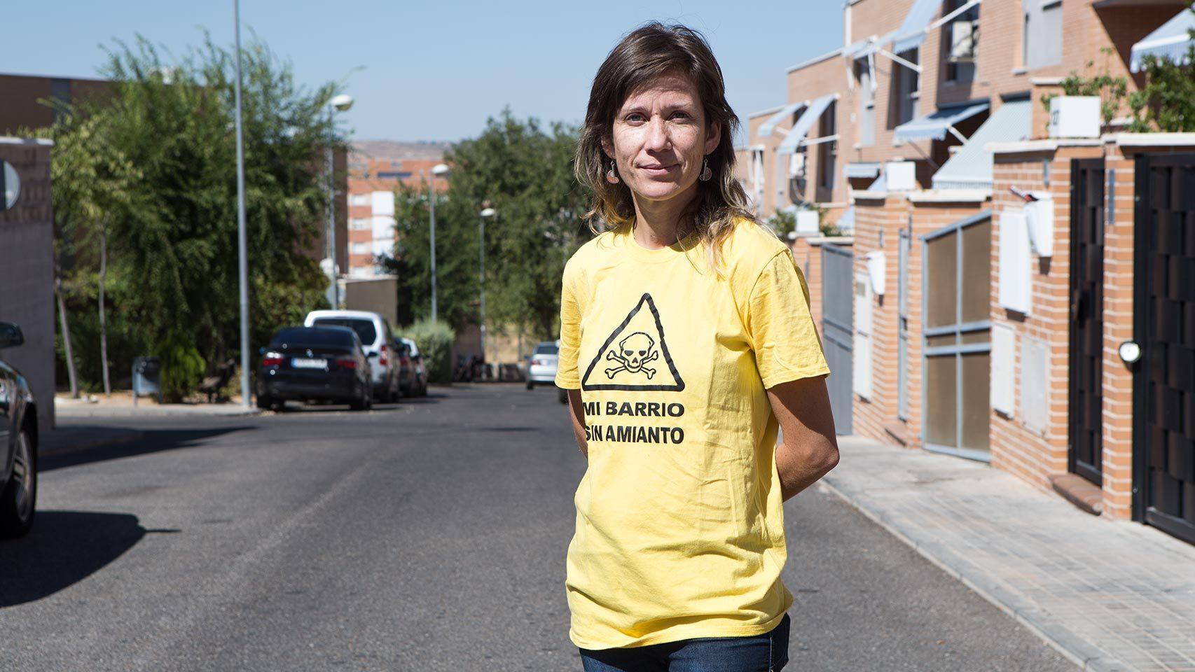 Eva Sanz posa en su barrio.