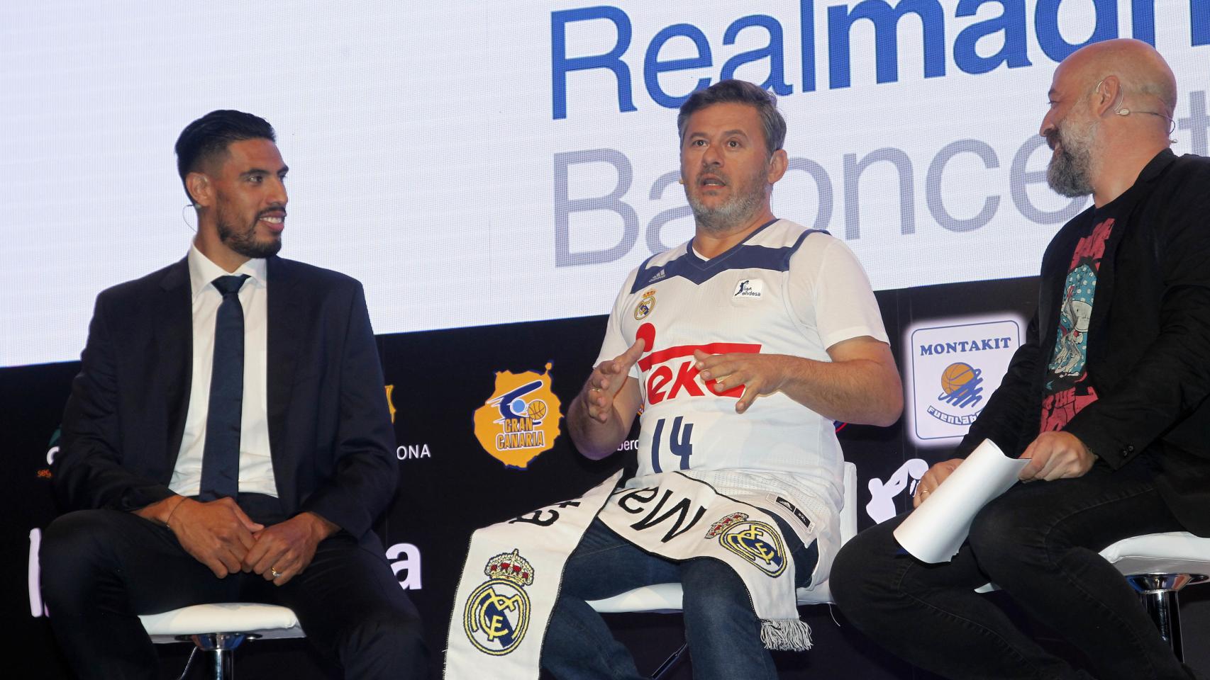 Ayón y Miki Nadal durante la presentación de la ACB.