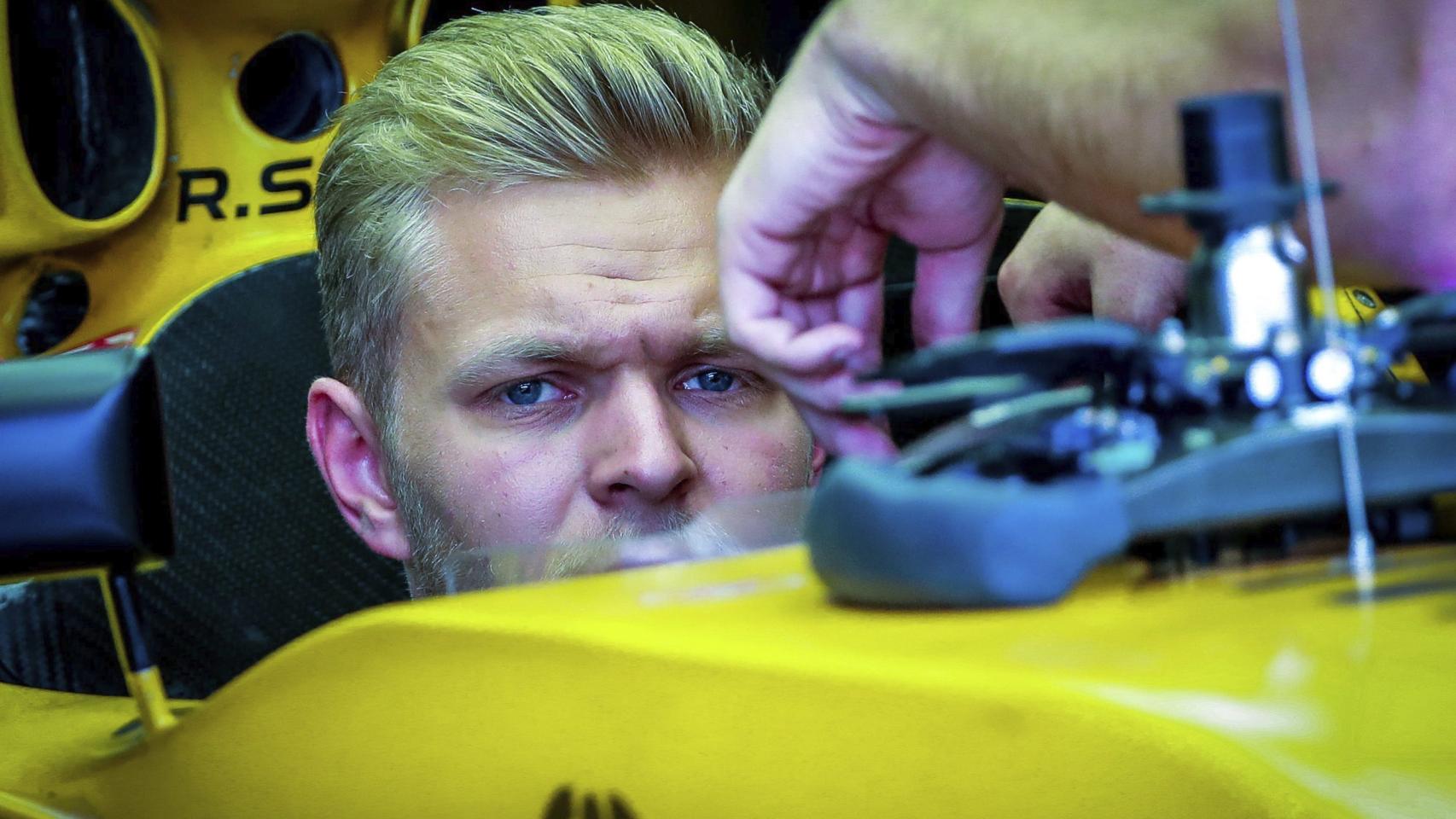 Magnussen dentro de su monoplaza.