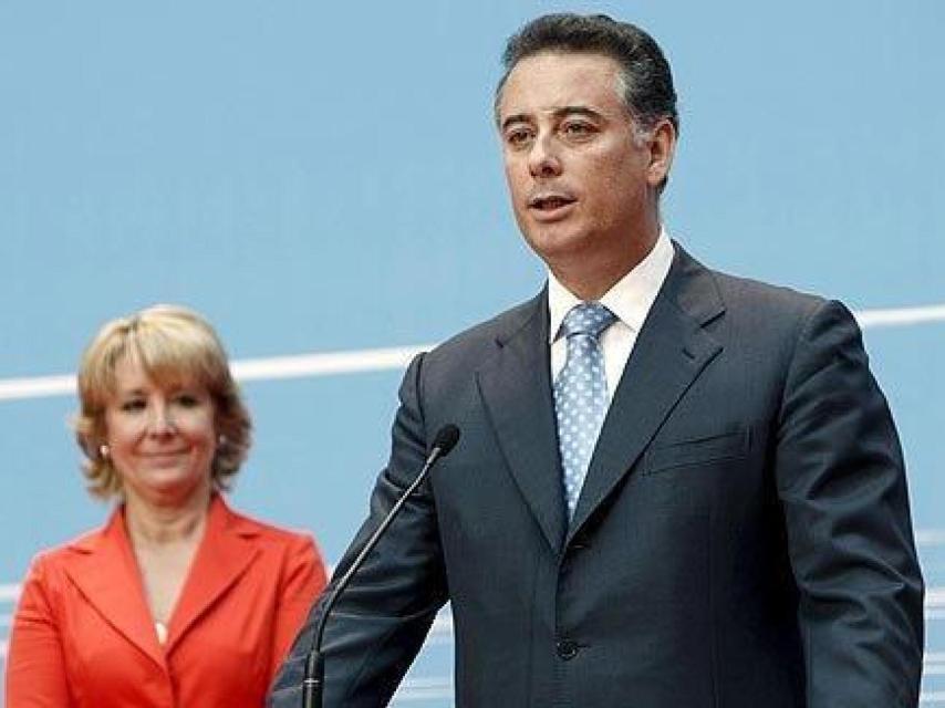 Esperanza Aguirre junto a su entonces consejero, Alberto López Viejo.