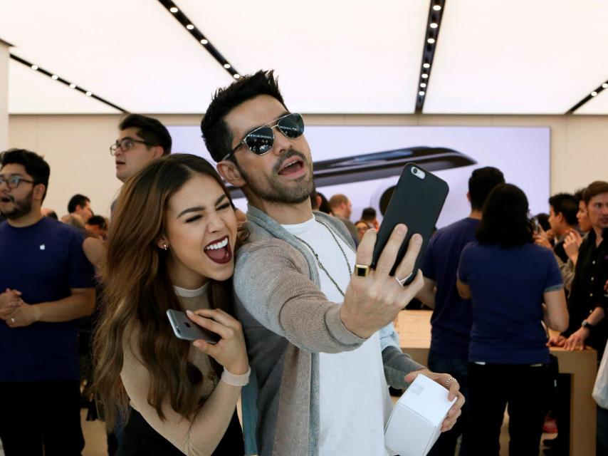 Inauguración de la tienda Apple en México el 24 de septiembre.