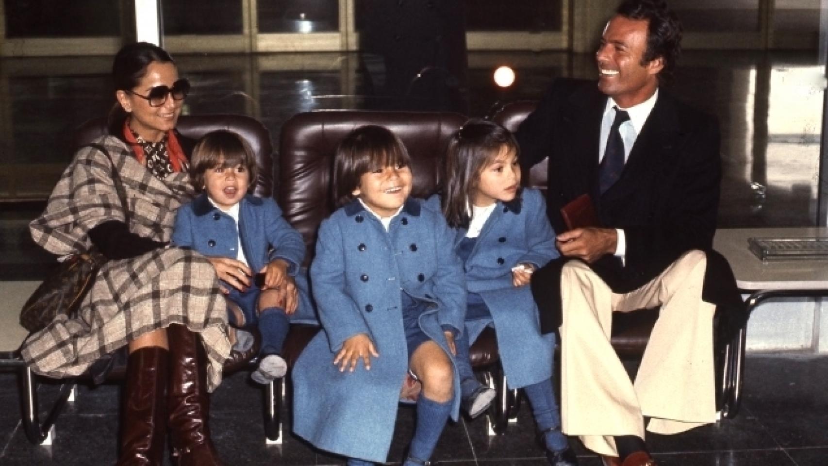 Isabel, sus hijos Enrique, Julio José , Chabeli y su marido Julio Iglesias