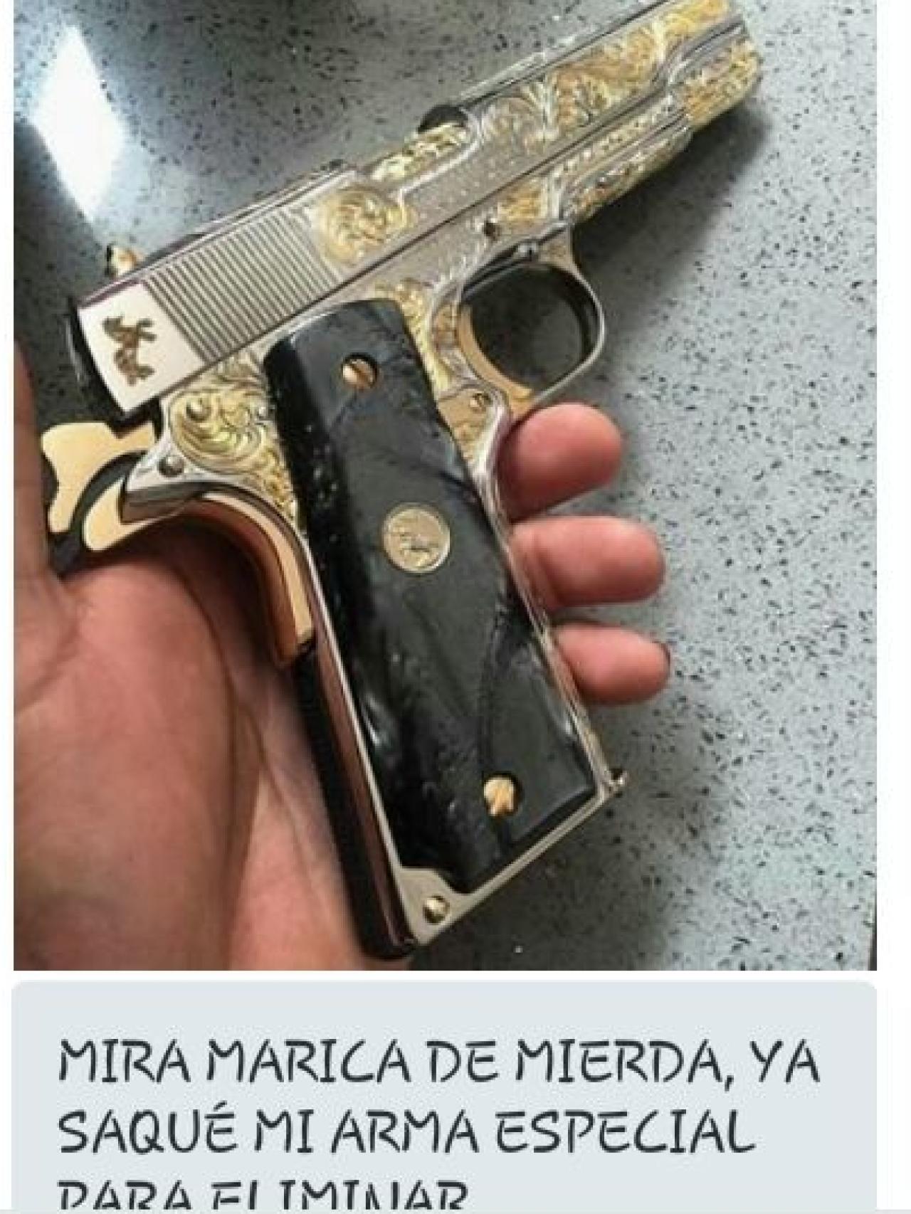 Más de 1.000 amenazas al arbitro gay