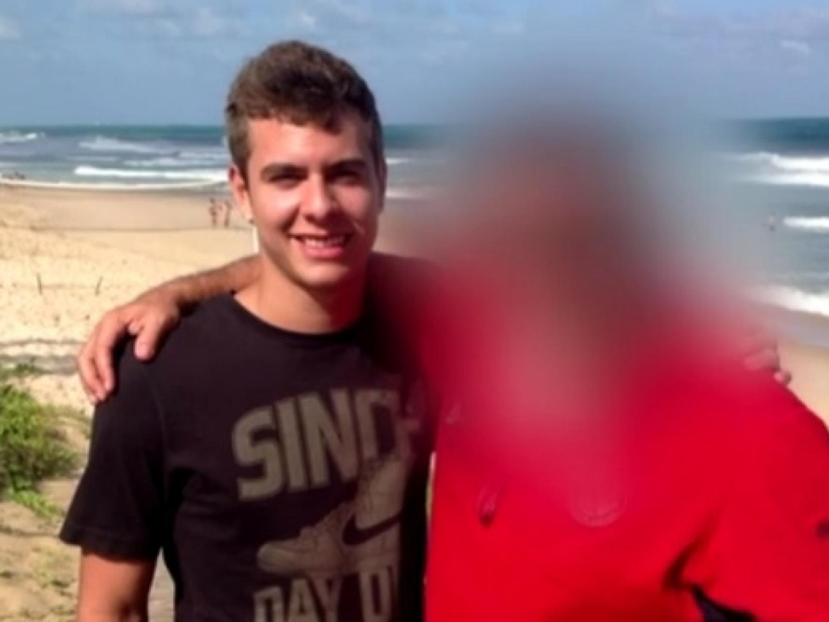 Patrick asesinó a su tío, a su tía y a sus primos.