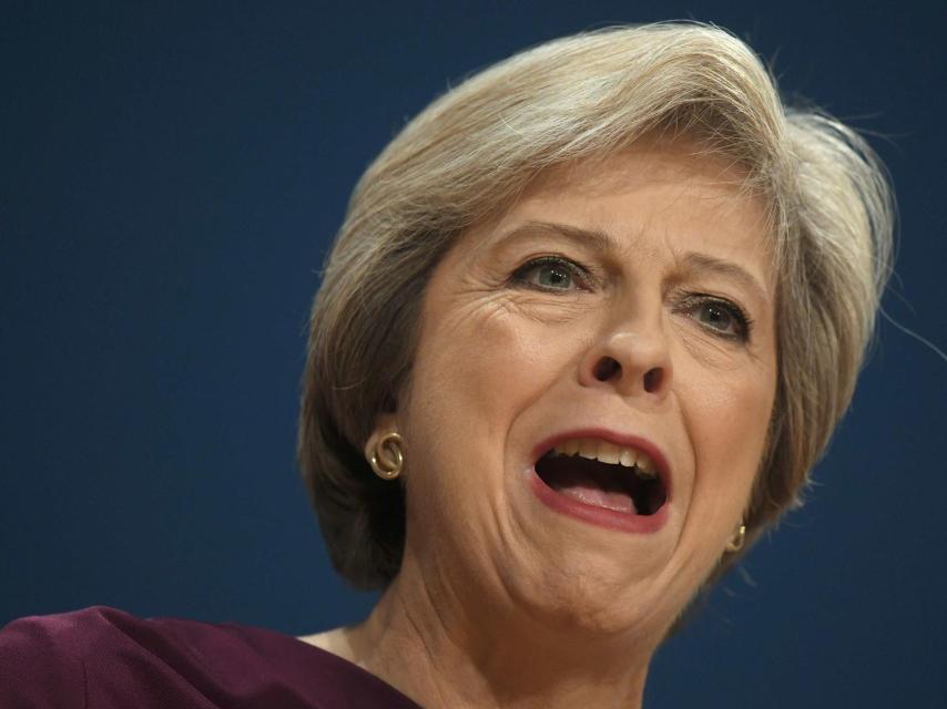May rechaza un sistema de inmigración por puntos tras el brexit.