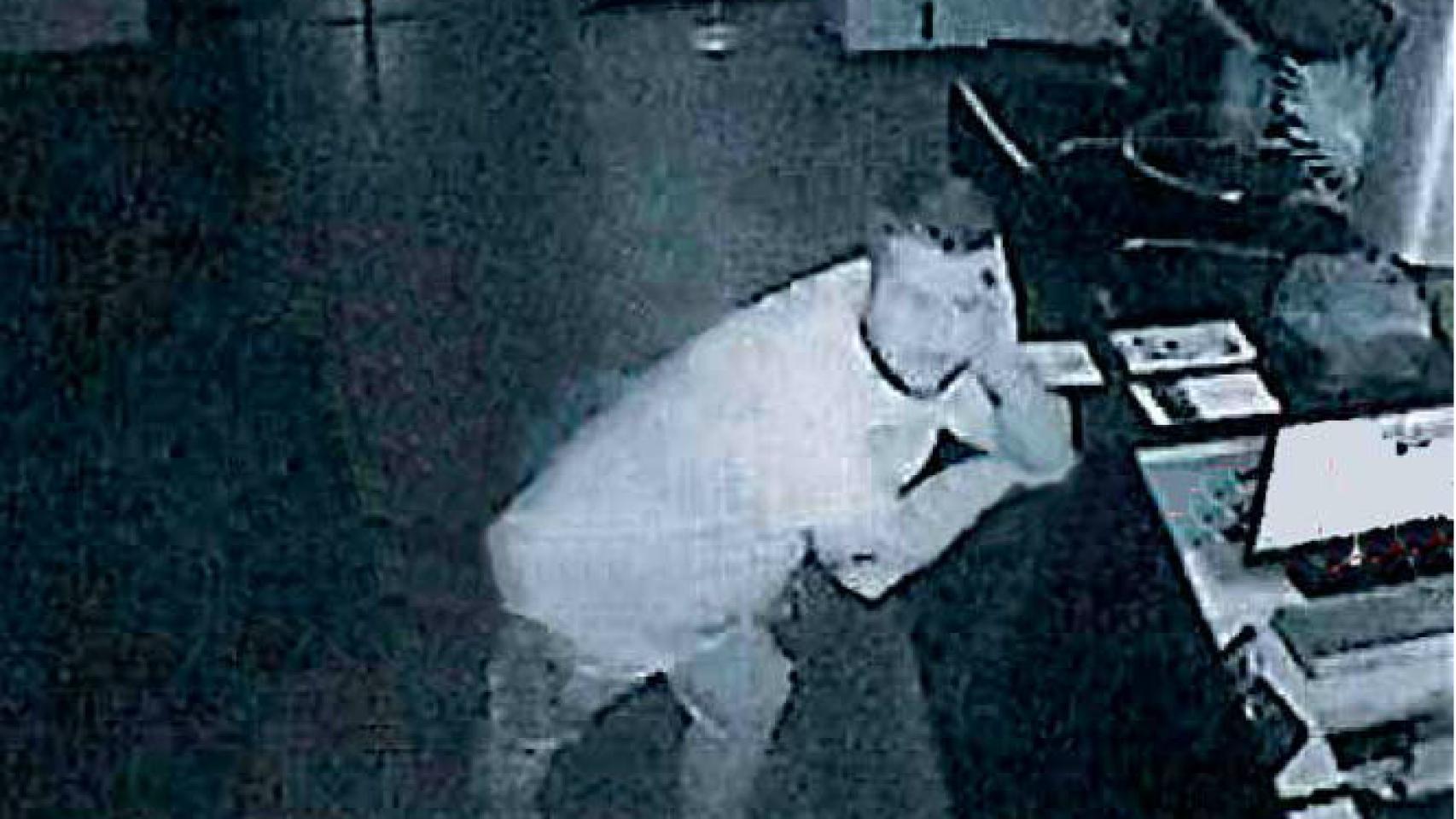 Prenda se adelantó a intentar encontrar una habitación en un hotel.