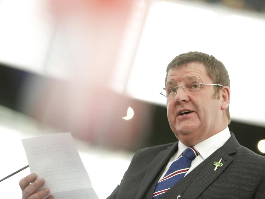 El eurodiputado del UKIP Mike Hookem ha sido identificado como el supuesto agresor