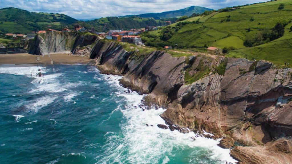Arranca el rodaje de 'Juego de tronos' en Zumaia (con Karlos Arguiñano)