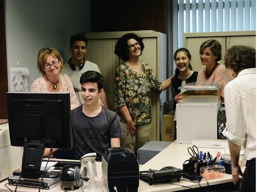 Miembros de la iniciativa Gazteam, organizada por la Asociación Bilbaína de Amigos de la Ópera, ABAO.