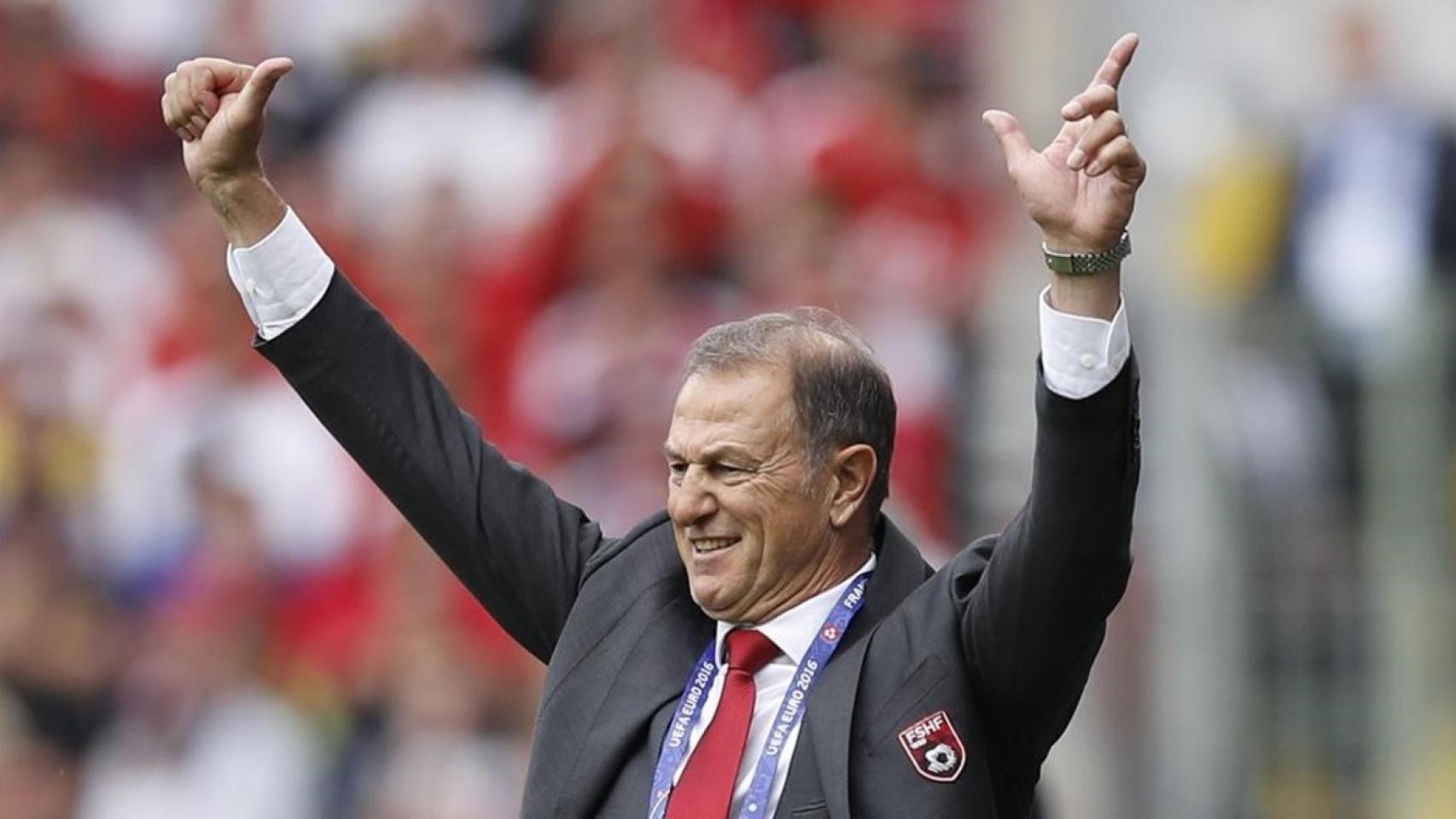 De Biasi, seleccionador albano.