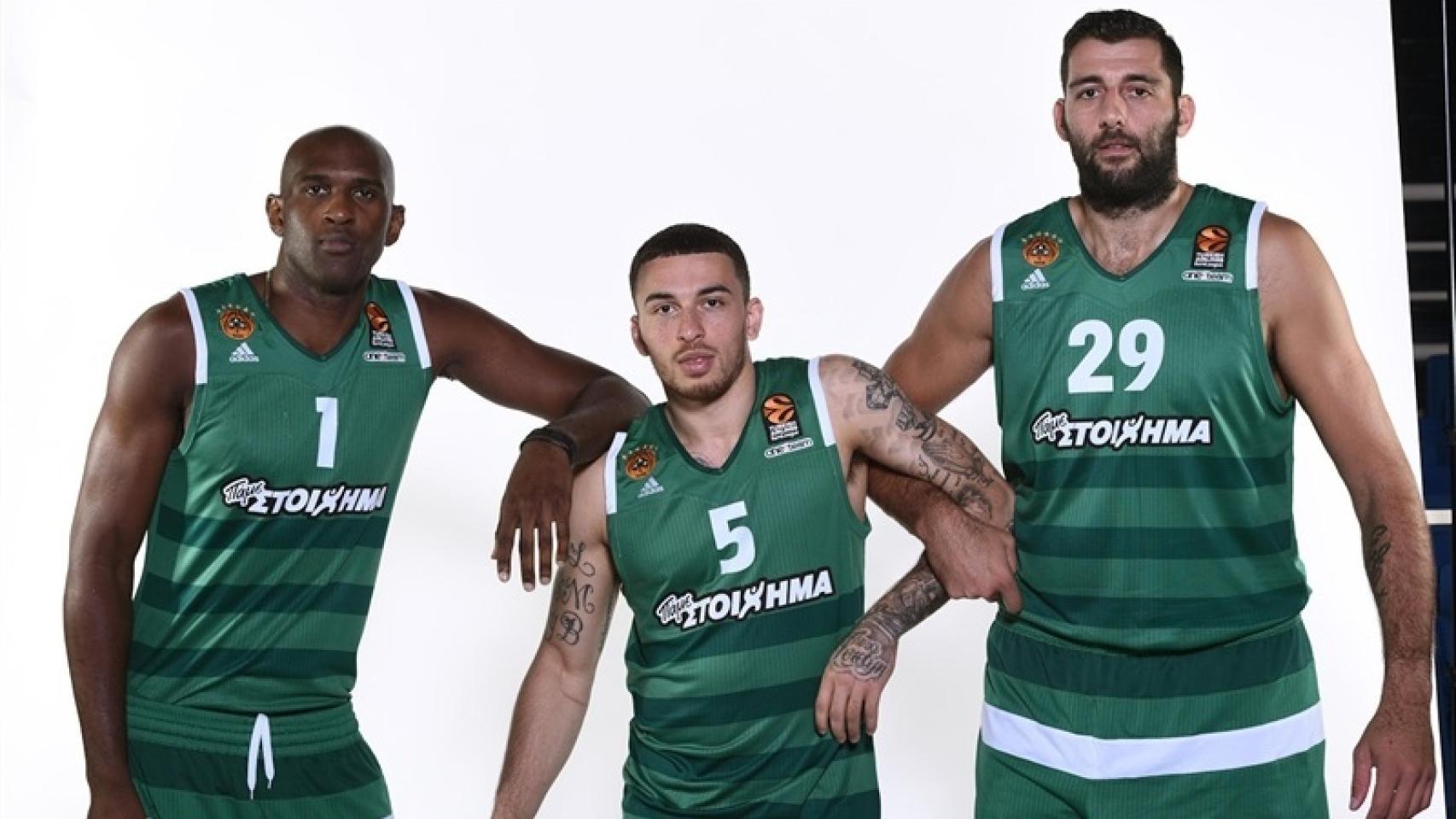 Singleton, James y Bourousis en el Media Day del Panathinaikos.