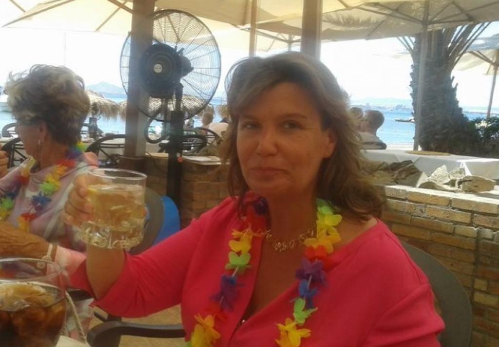 La otra 'familia' del rey: Ingrid Sartiau jalea a don Felipe en su día grande