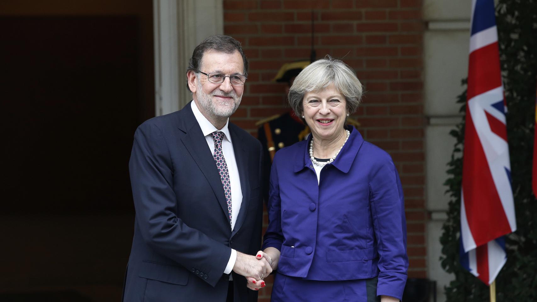 Rajoy recibe a May en Moncloa.
