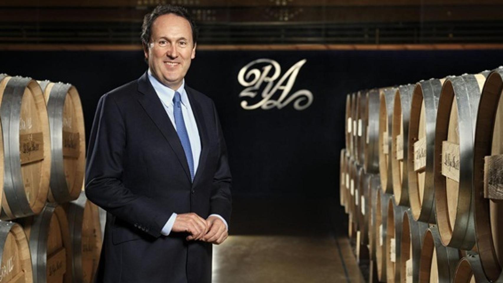 Guillermo de Aranzabal, en las bodeguas familiares.