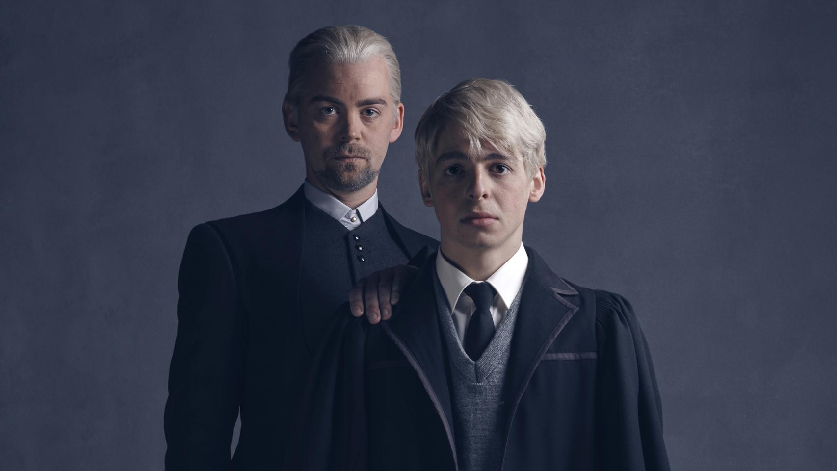 Draco y su hijo Scorpius en la obra de teatro.