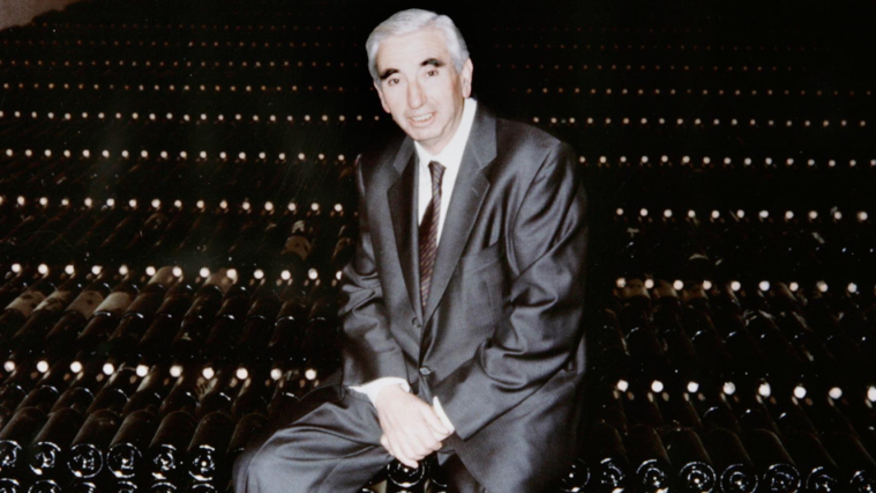 Faustino Martínez, en sus bodegas.