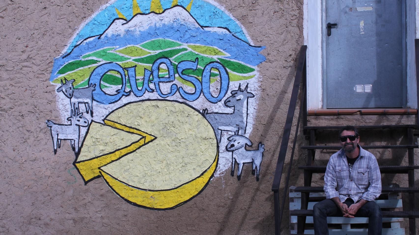 José Luis nació en Zaragoza pero vive en Trasmoz desde el año 2000, cuando se mudó para montar una cooperativa de quesos.