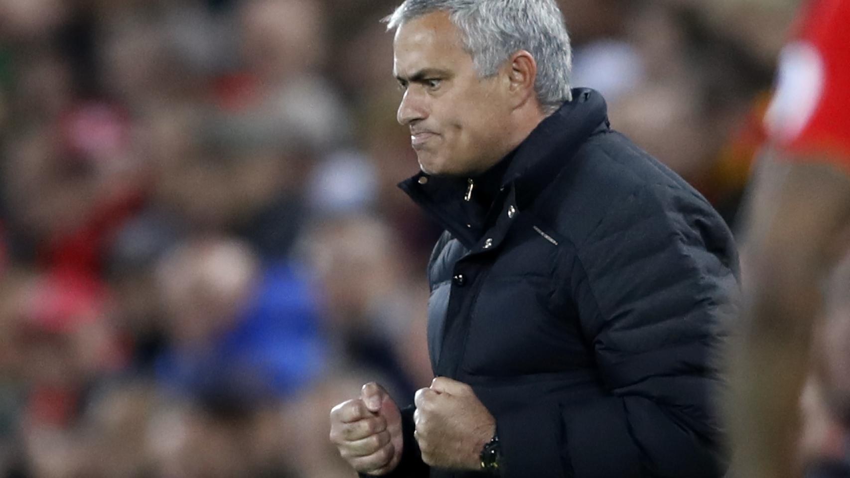 Jose Mourinho, ante el Liverpool.