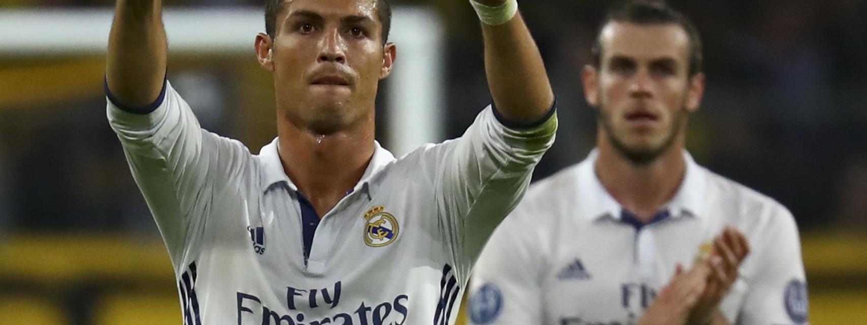 Cristiano Ronaldo celebra un gol junto a Bale.