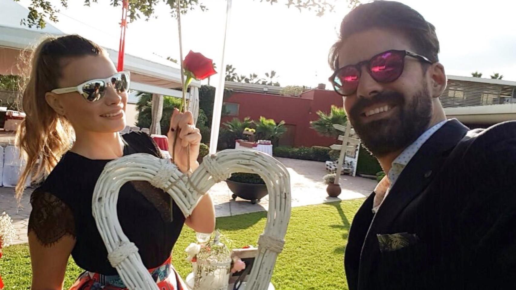 María Lapiedra celebra el 30 aniversario de su marido.