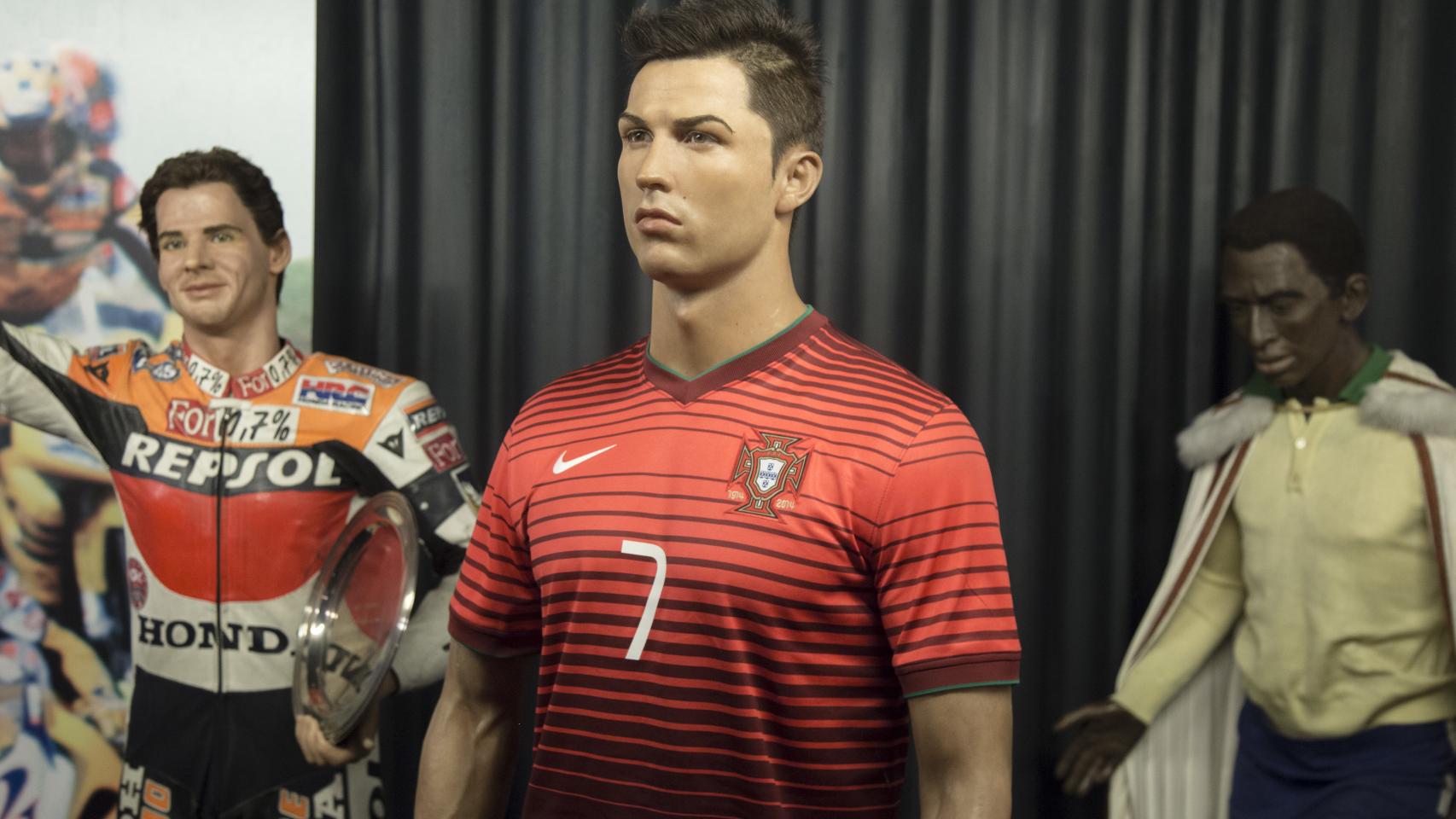 El peluquero de CR7 acude de vez en cuando a peinar a la figura de cera del futbolista.