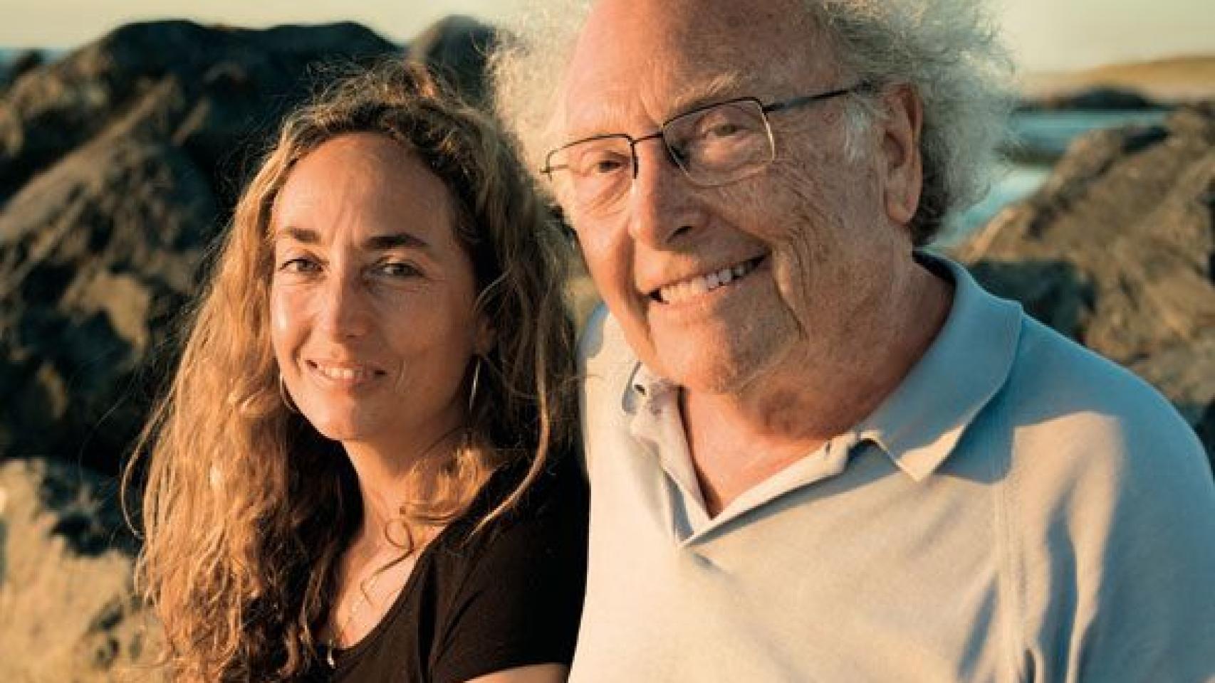 Eduard Punset junto a su hija Carolina.