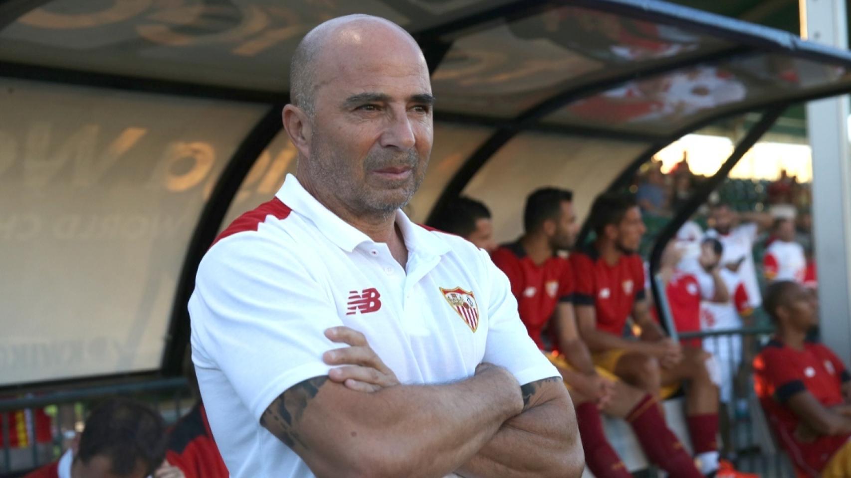 Sampaoli antes de un partido del Sevilla.
