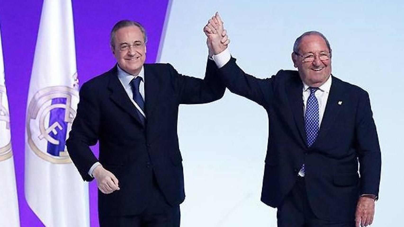 Paco Gento junto a Florentino Pérez.