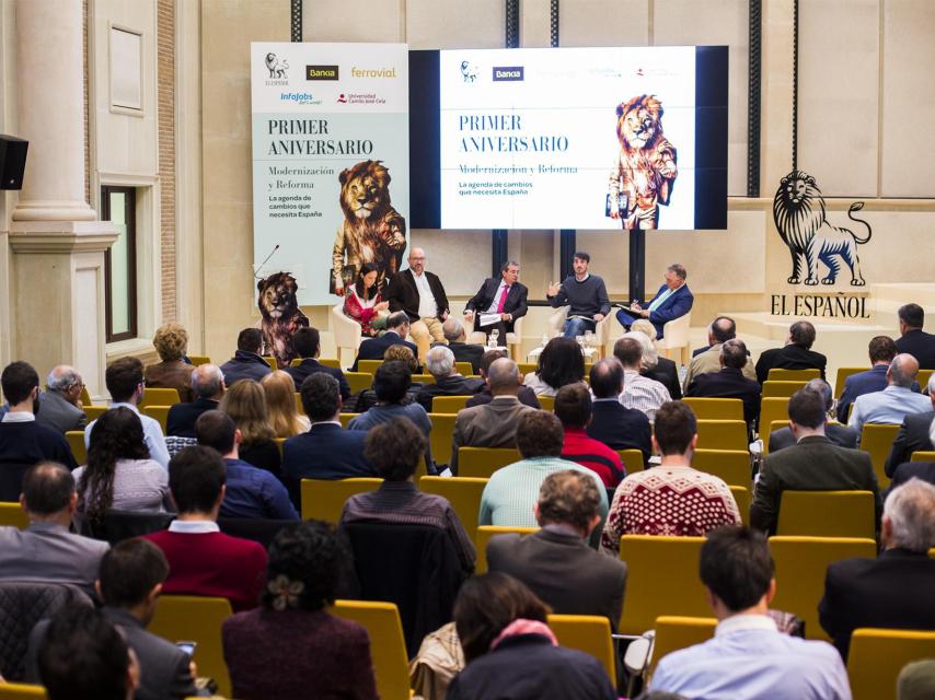 Panorámica de la segunda mesa redonda de la jornada.