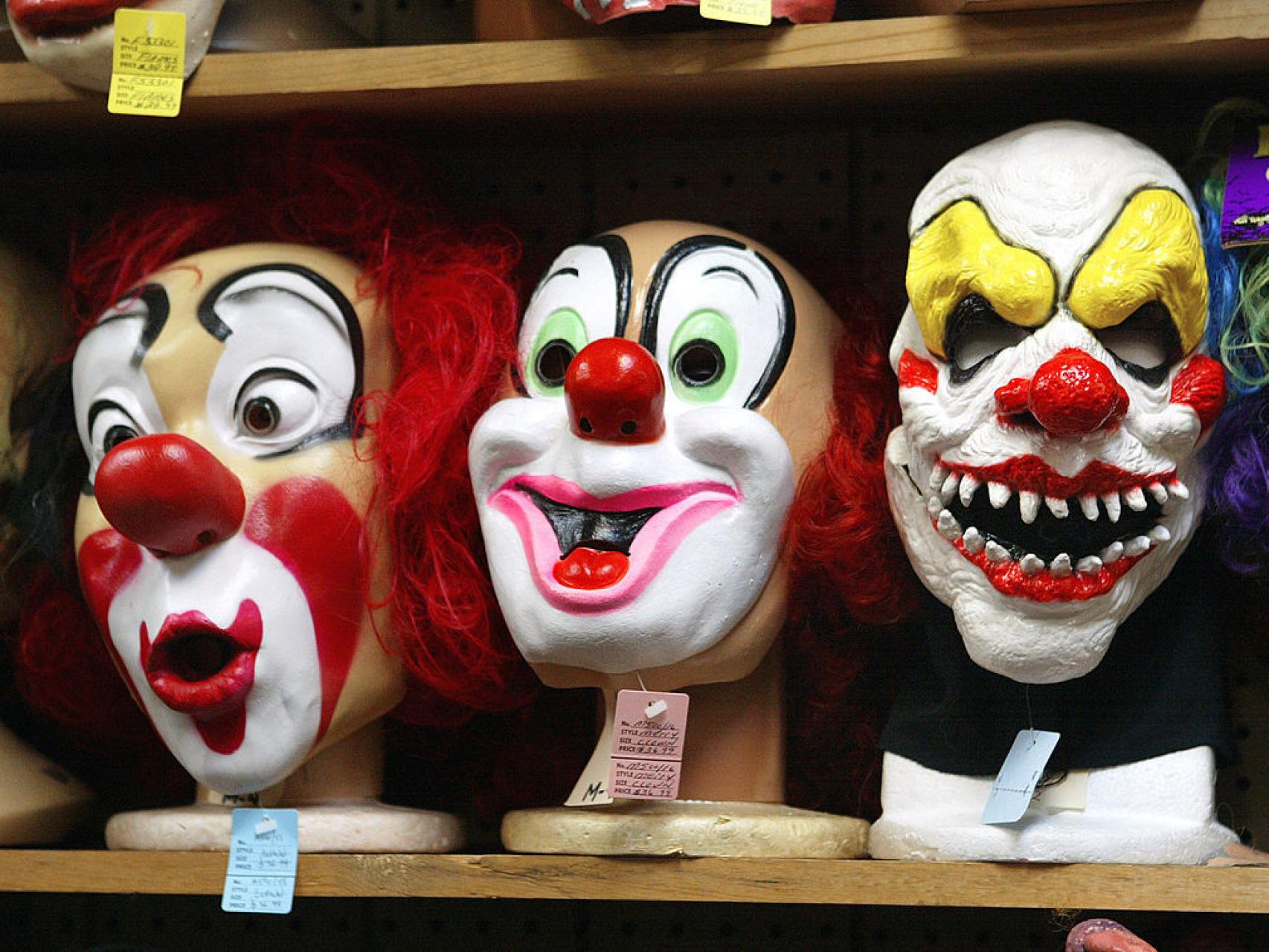 La idea de los payasos terroríficos proviene de una novela de Stephen King.