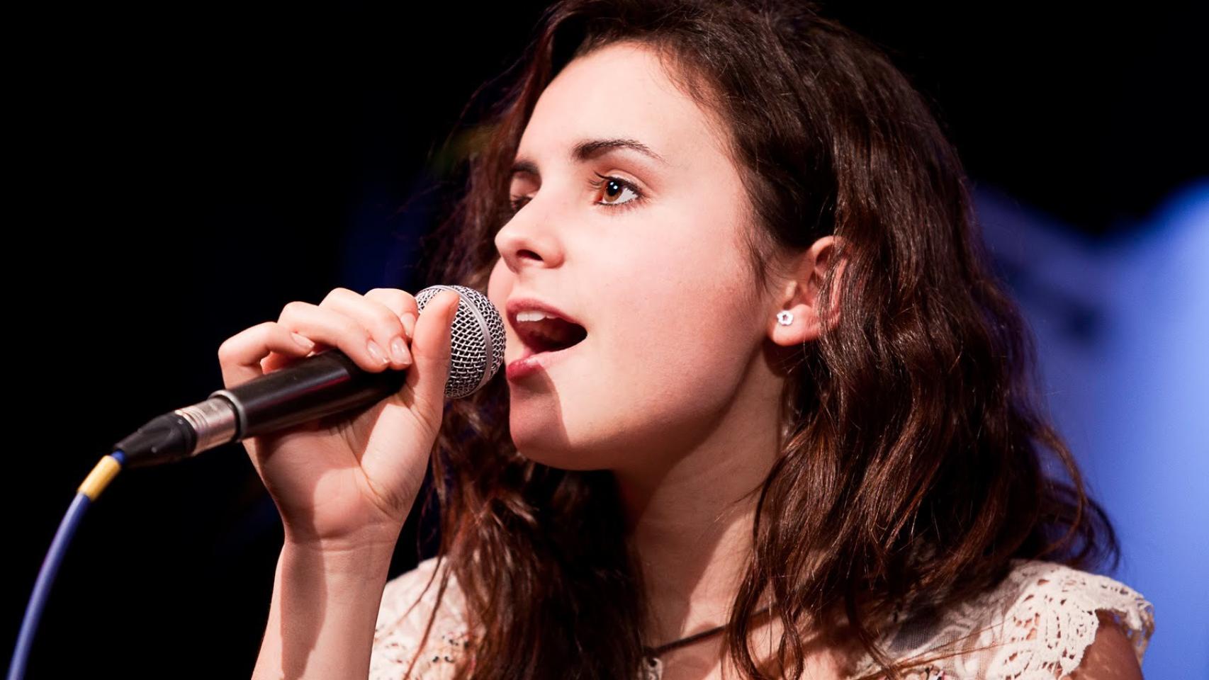 Con tan solo 21, Andrea Mortis ya cosecha grandes halagos de los más críticos del jazz.