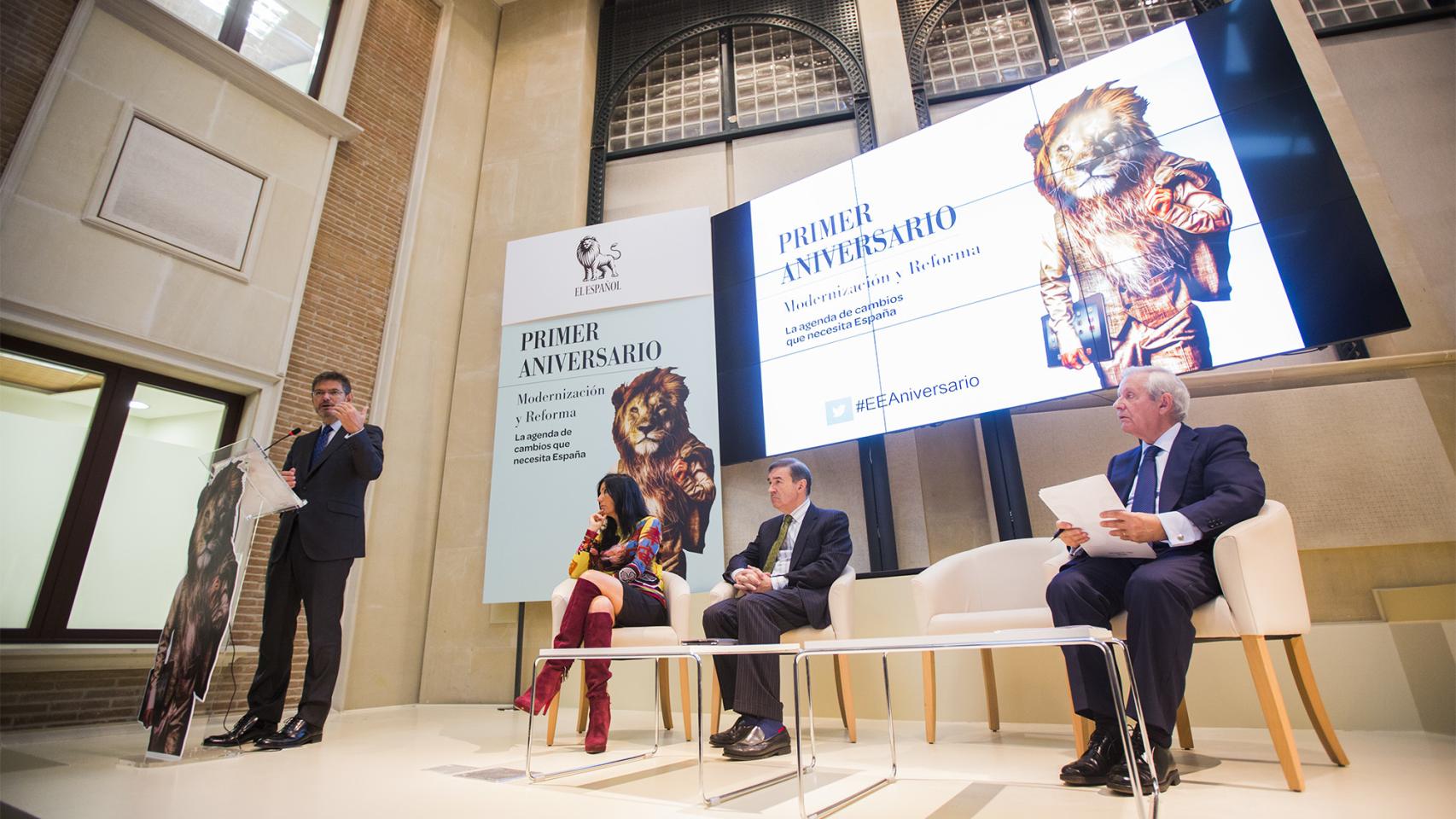 Catalá, junto a Eva Fernández, Pedro J. Ramírez y Gómez de Liaño.