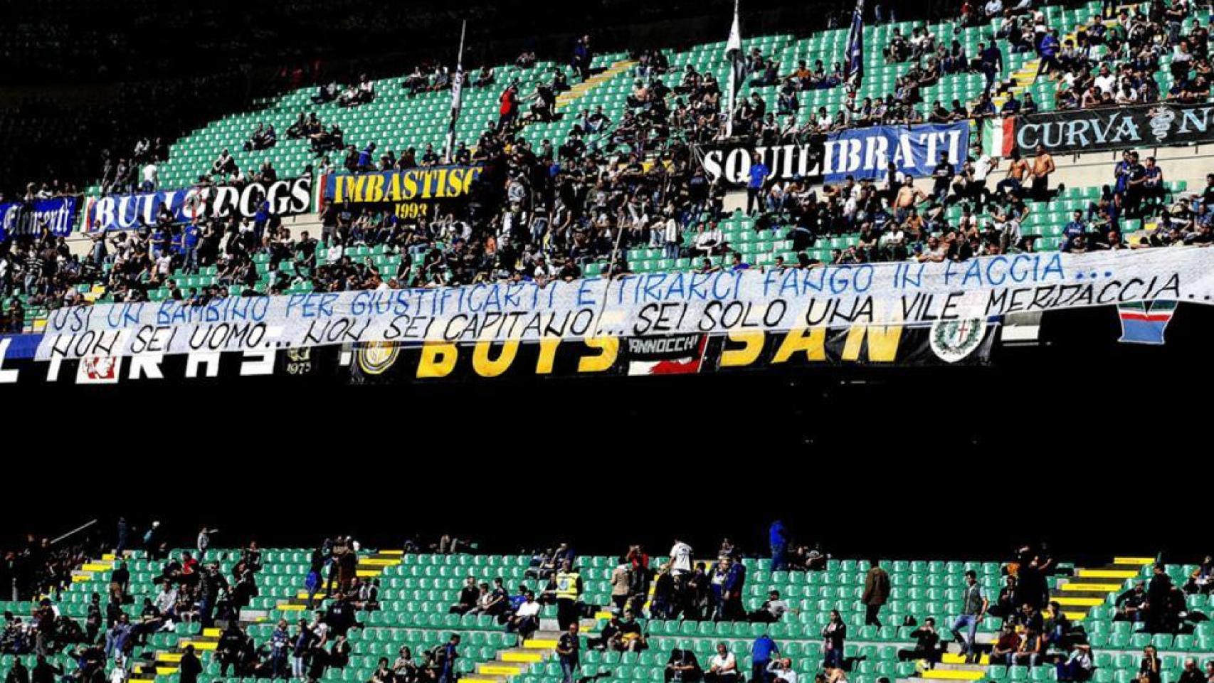 Pancarta en San Siro: No eres un hombre, no eres un capitán....