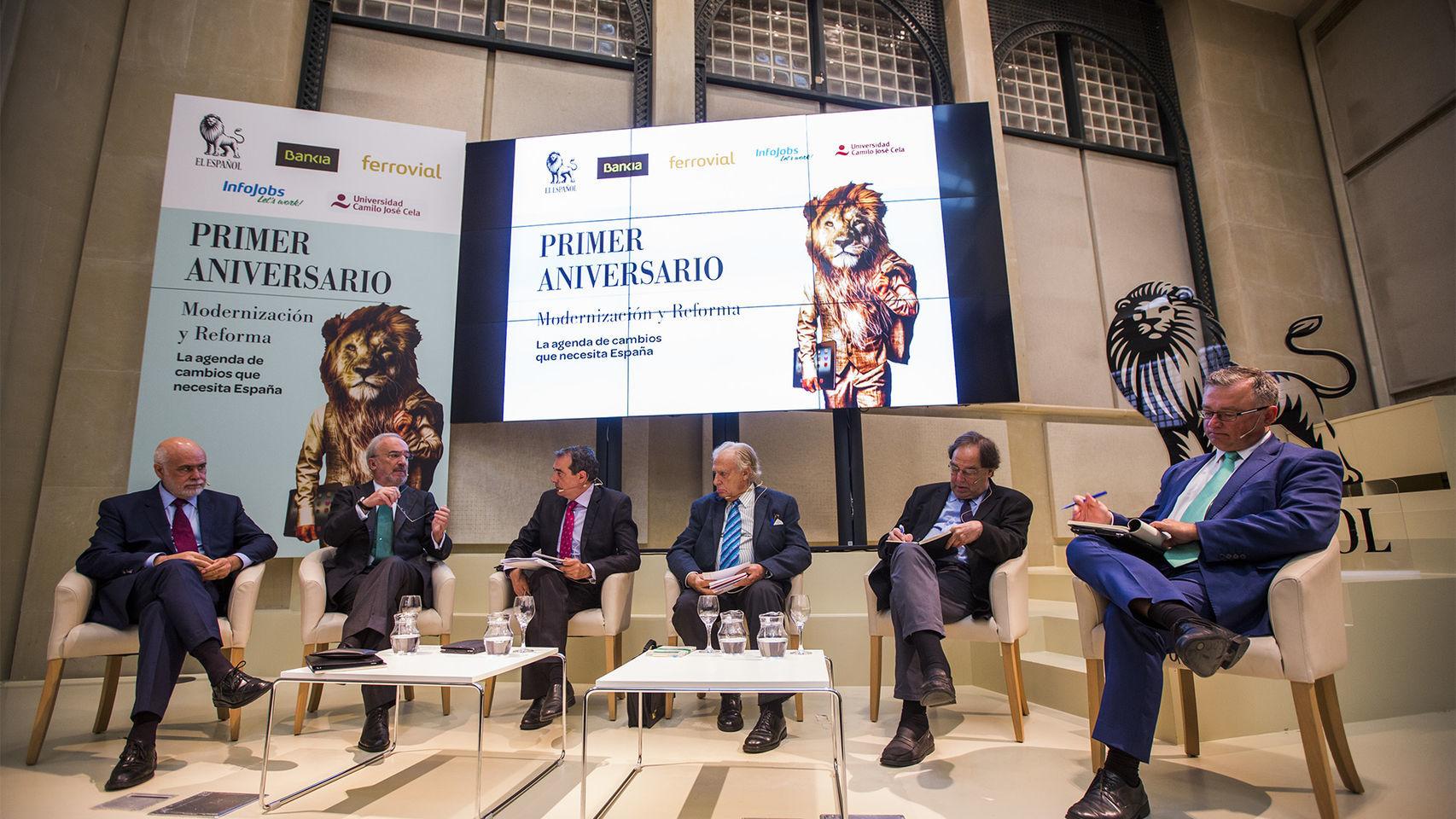 De izquierda a derecha: Gregorio Cámara, Santiago Muñoz Machado, Francisco Moreno, Jorge de Esteban, Francesc de Carreras y John Müller P. Cobos