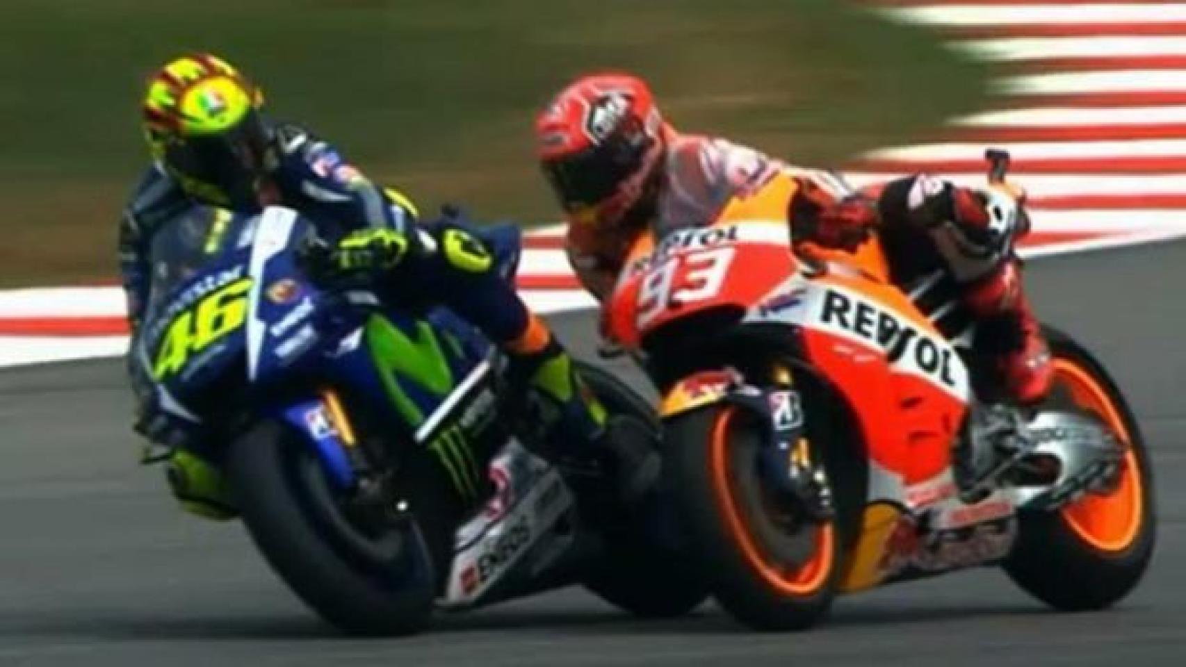 El choque entre Rossi y Márquez en Sepang.