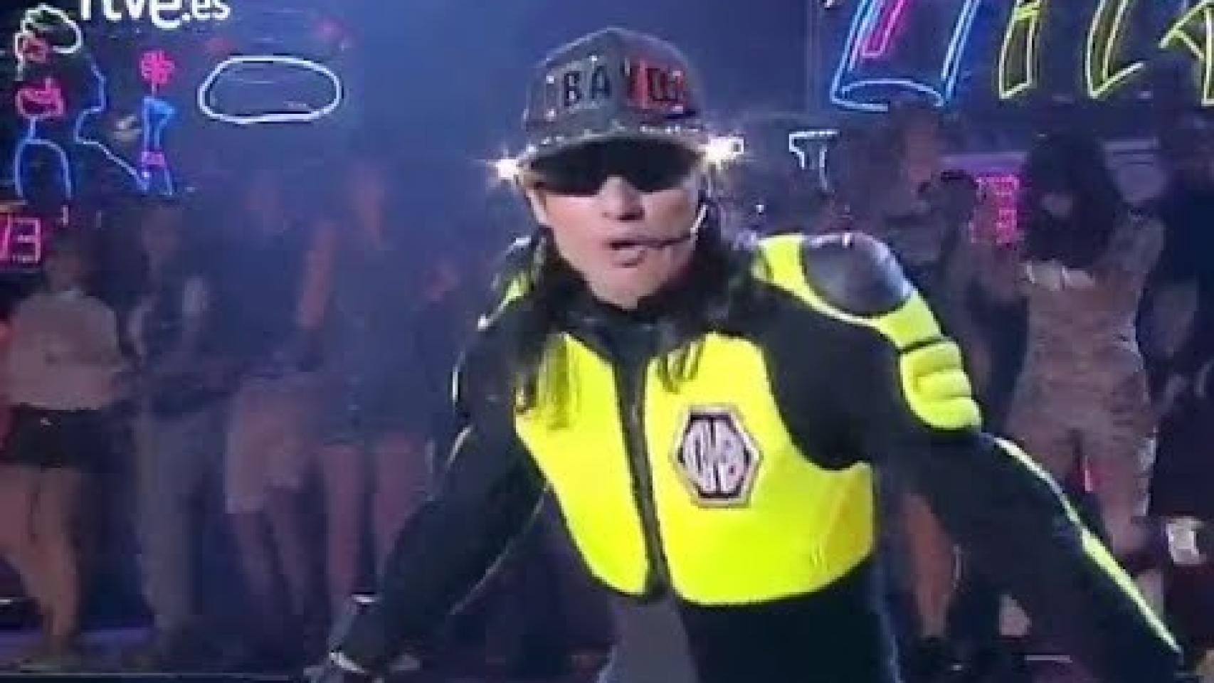 Chimo Bayo en acción, en la televisión, en los noventa.